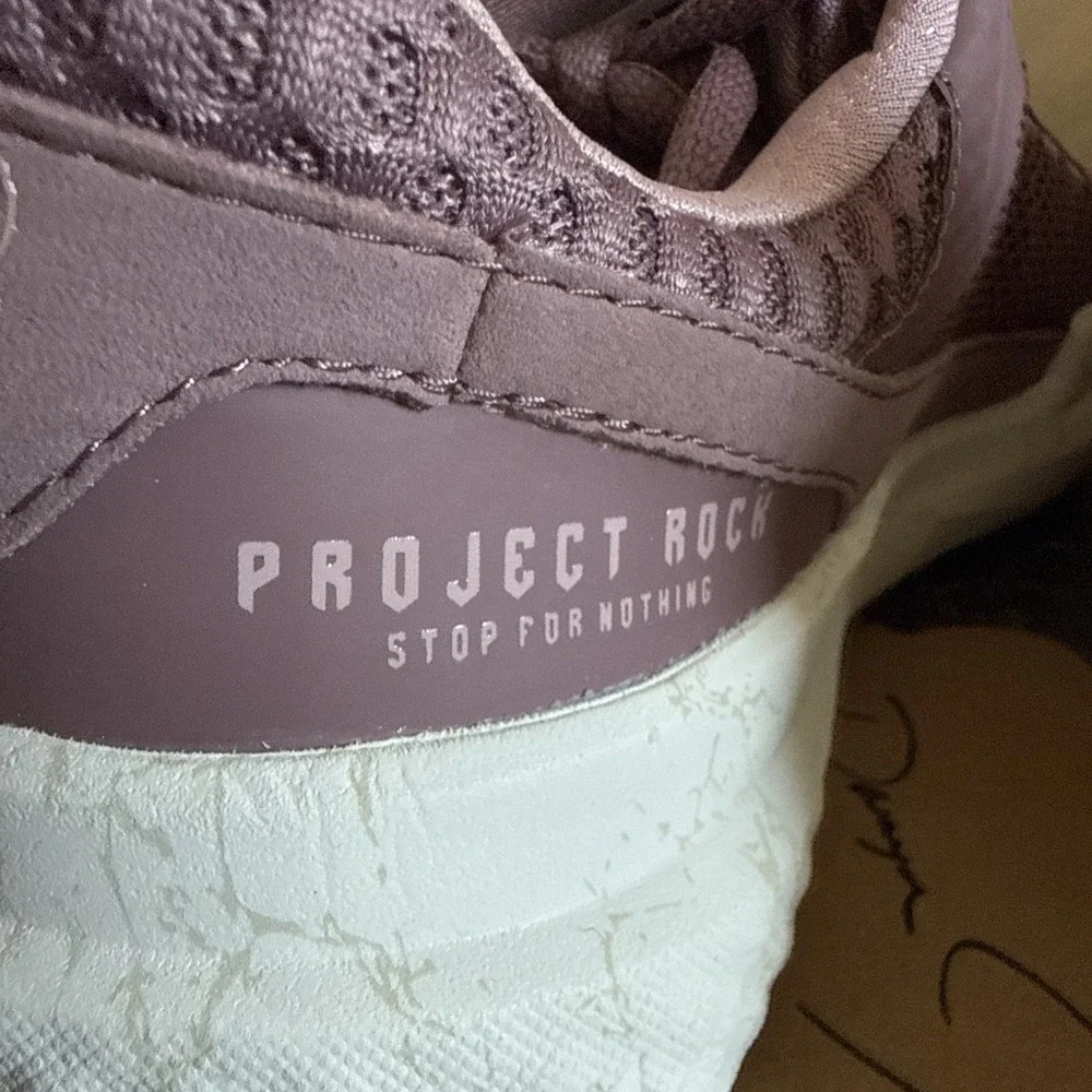 Under Armour‎ Women's Project Rock Blood Sweat Respect 5, Maroon Pink, Size 9.5